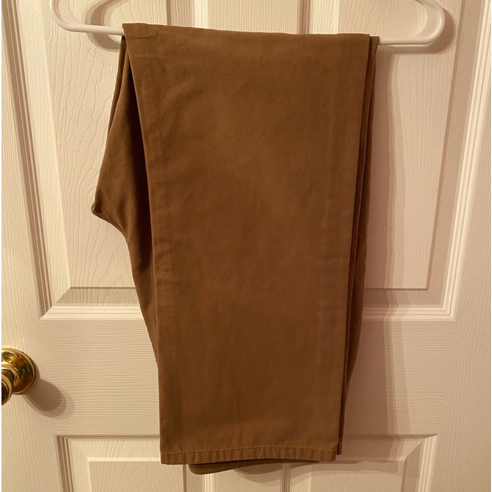 Sz 36/30 men’s tan pants. Vineyard vines! 100%Cotton! Great used shape !